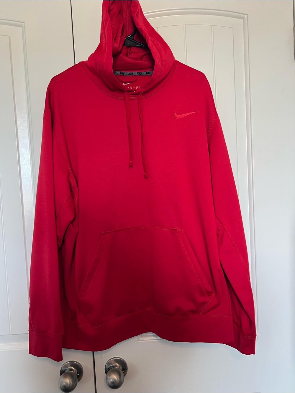 Nike Men's Red therma fit Pullover Hoodie with Drawstring